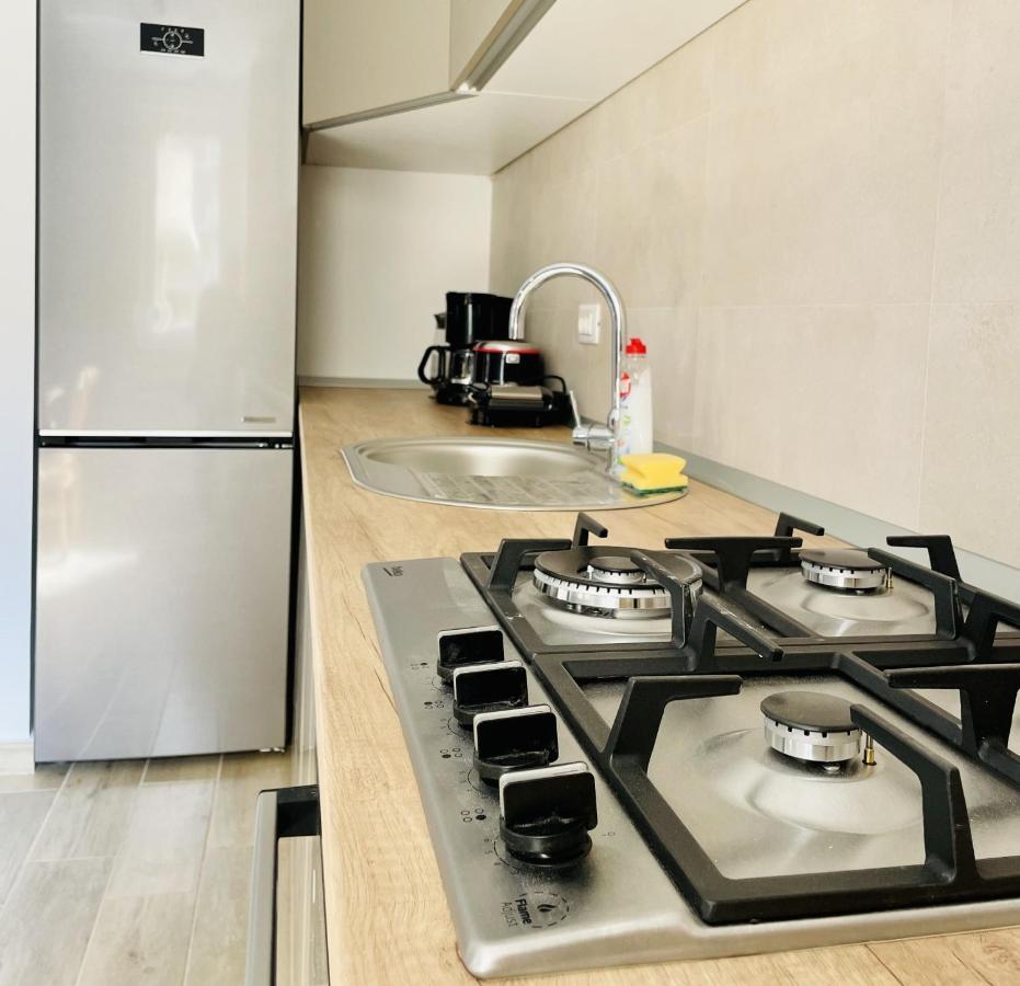 Appartement Mountain Crib In Urban Plaza W. Parking & Netflix à Braşov Extérieur photo